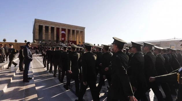 Atatürk, Anıtkabir'de anıldı