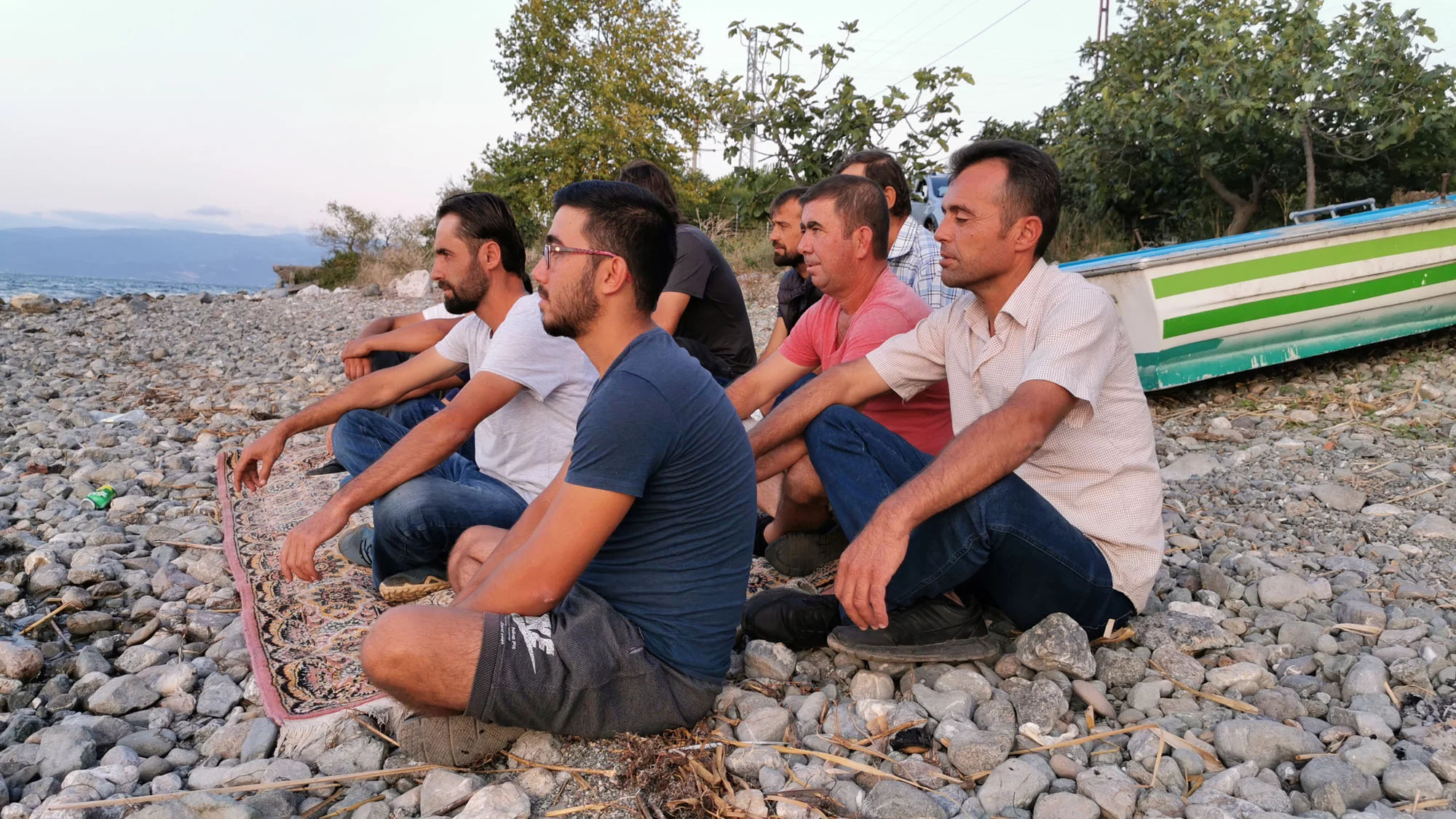 Balık kıtlığından yakınan İznikli balıkçılar, oturma eylemi yaptı