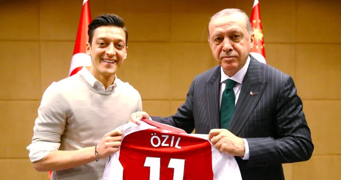 Başkan Recep Tayyip Erdoğan: Mesut Özil'i Gözlerinden Öpüyorum