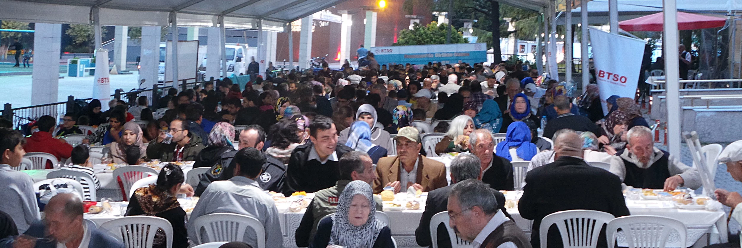 BTSO tarafından açılan iftar sofralarında her gün 2 bin kişi faydalanıyor