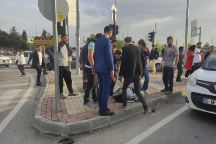 Bursa'da kazalar peş peşe geldi, 3 kişi yaralandı