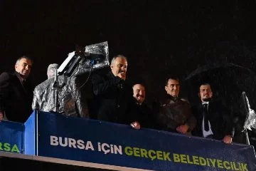 Bursa'da perde İstiklal Marşı için açıldı
