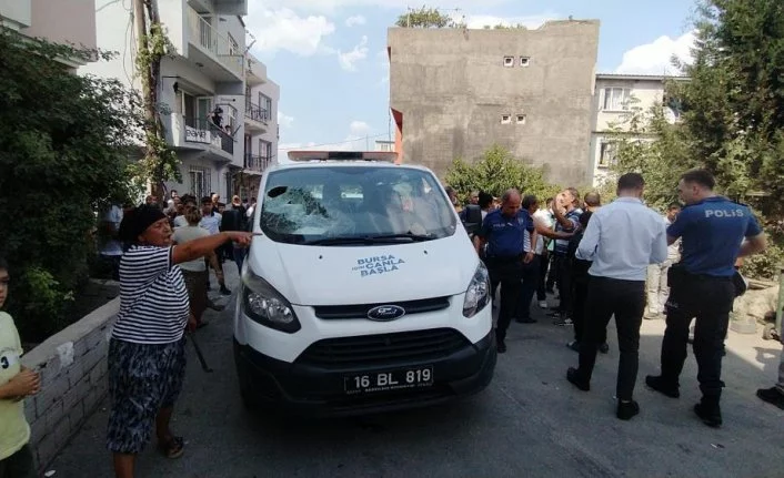 Bursa'da akıl hastanesinden kaçan adam, çaldığı sirenli araçla ortalığı birbirine kattı