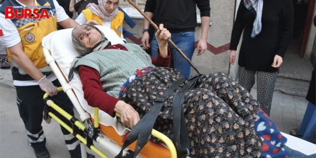 Bursa'da alevler arasında kalan kadın son anda kurtarıldı