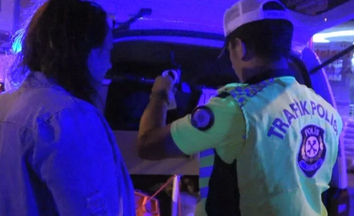 Bursa'da alkollü kadın sürücü ortalığı bir birine kattı