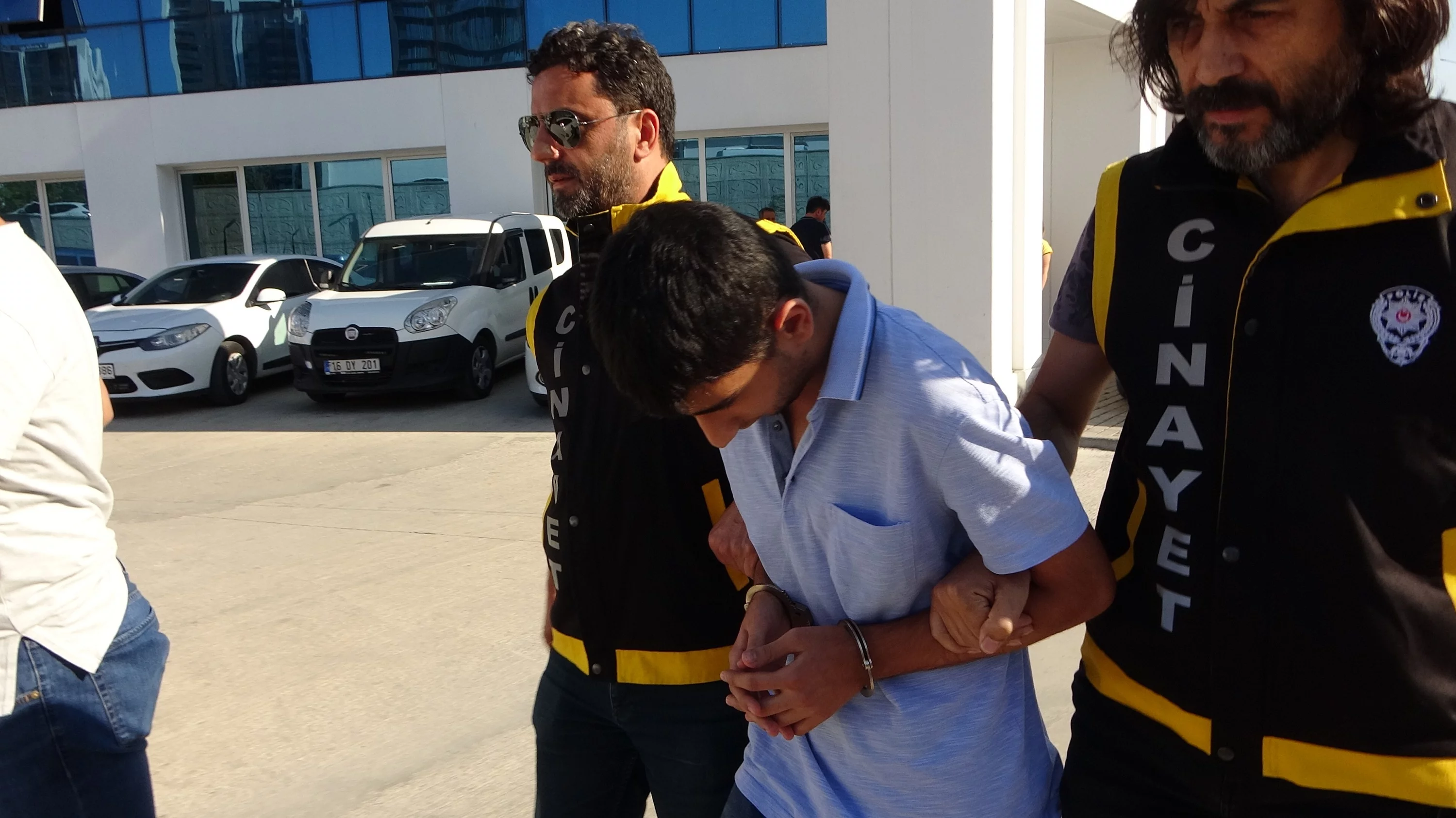 Bursa'da bıçaklanan diş hekimi, taburcu edildi