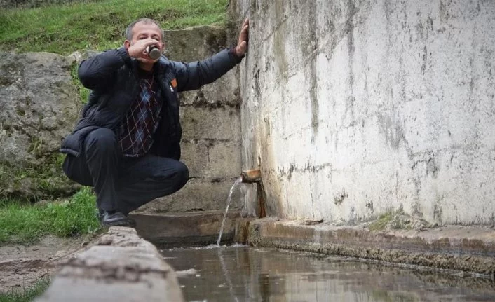 Bursa'da bu köyün çeşmesinden doğal maden suyu akıyor