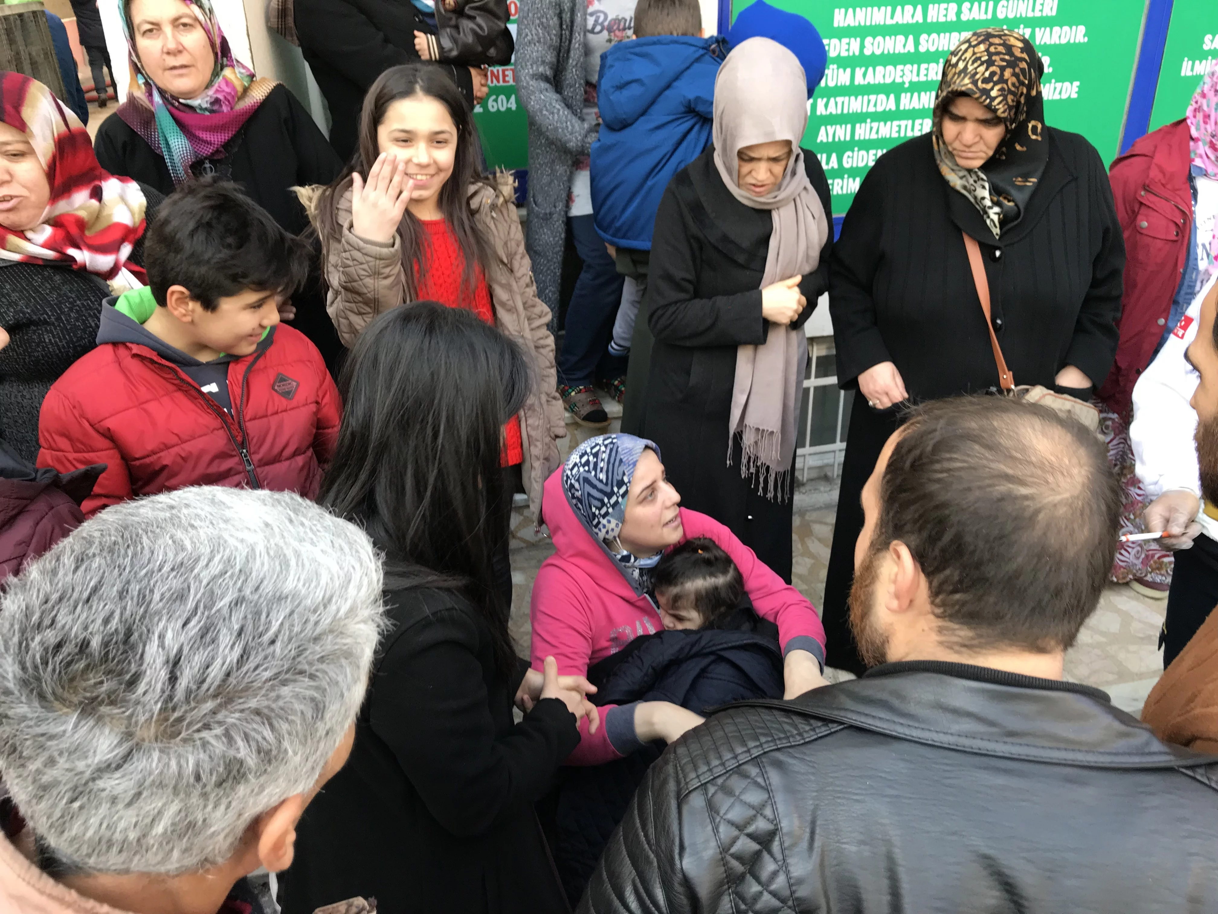 Bursa'da can pazarı: 10 kişi zehirlendi
