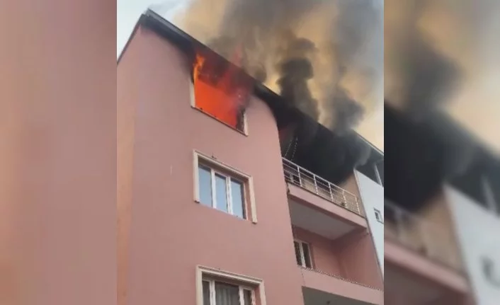 Bursa'da cinnet geçiren adam evini böyle yaktı