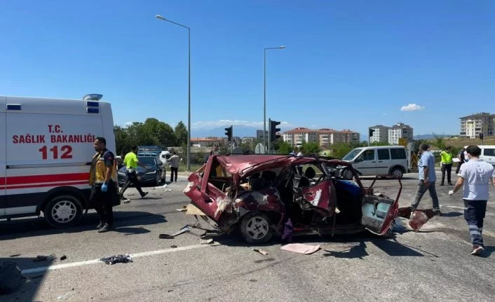 Bursa'da feci kaza: 1 ölü, 3 yaralı