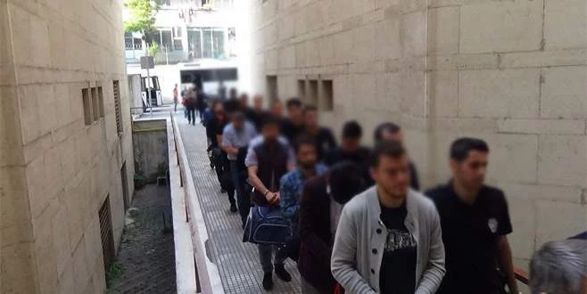 Bursa'da FETÖ'den gözaltına alınan 21 kişi adliyede
