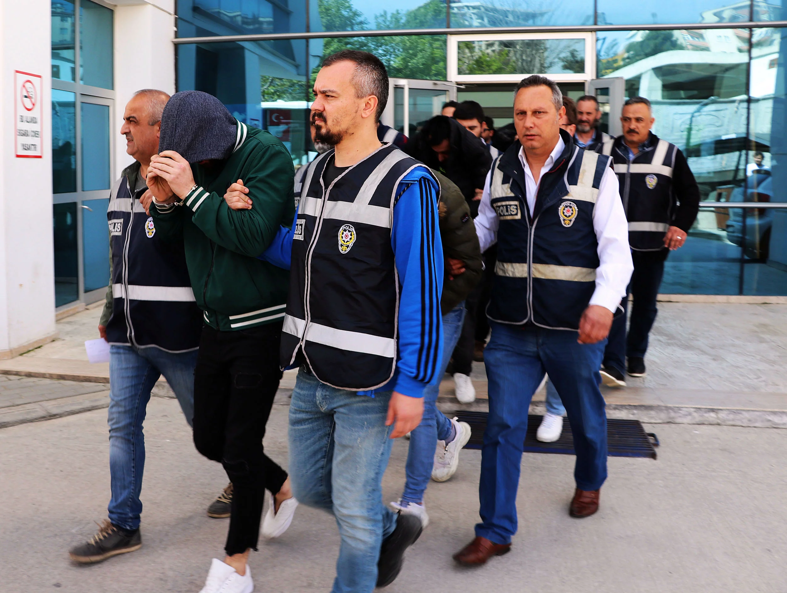 Bursa'da fuhuş çetesine operasyon: 11 gözaltı