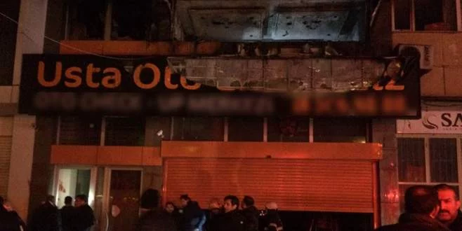 Bursa'da HDP binasını ateşe verdiler!