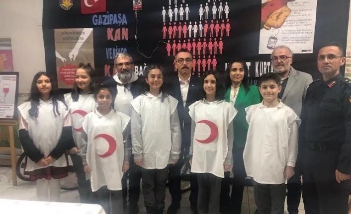 Bursa'da iki çocuğa umut olan bağış