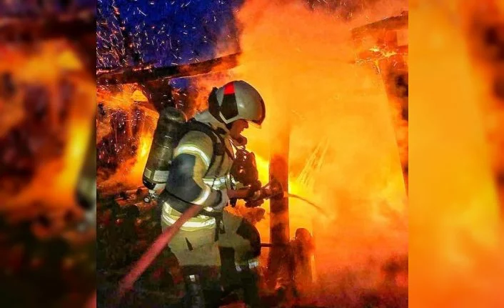 Bursa'da korkutan samanlık yangını