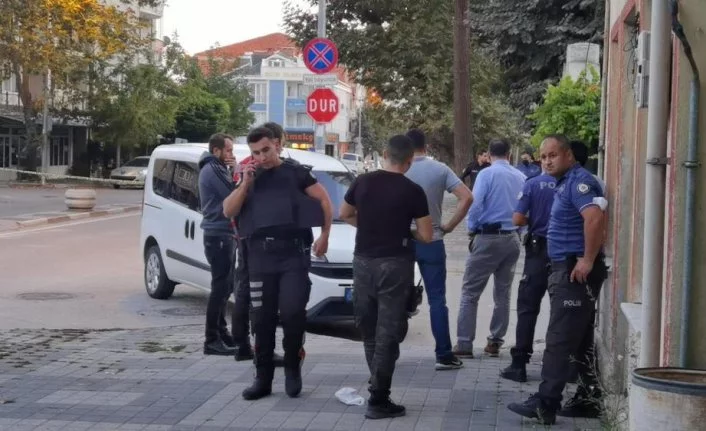 Bursa'da polisle çatışan şahıs teslim olmadı, intihar etti
