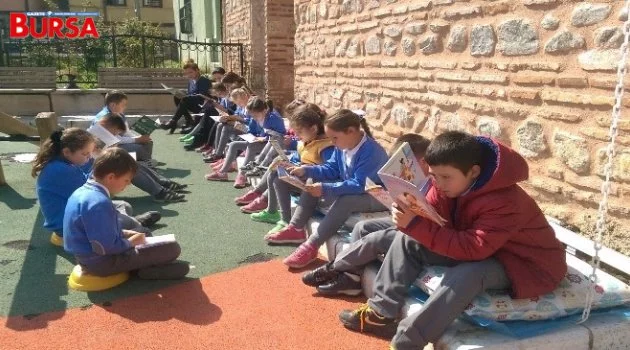 Bursa'da Renkli Kütüphaneler Haftası Kutlaması