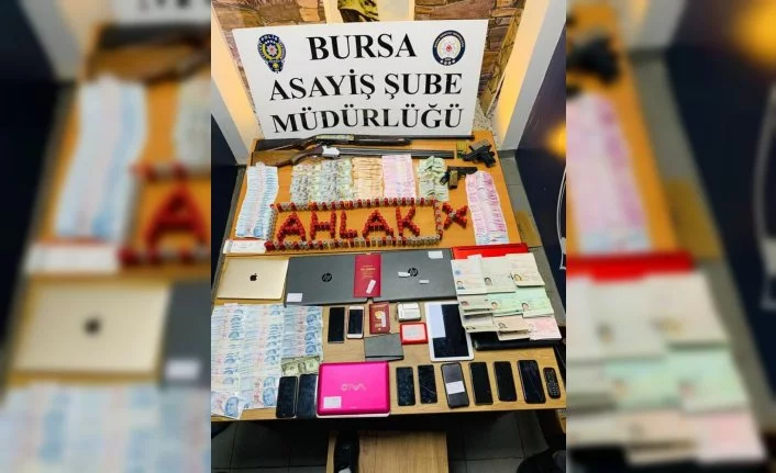 Bursa'da şafak vakti eş zamanlı fuhuş operasyonu