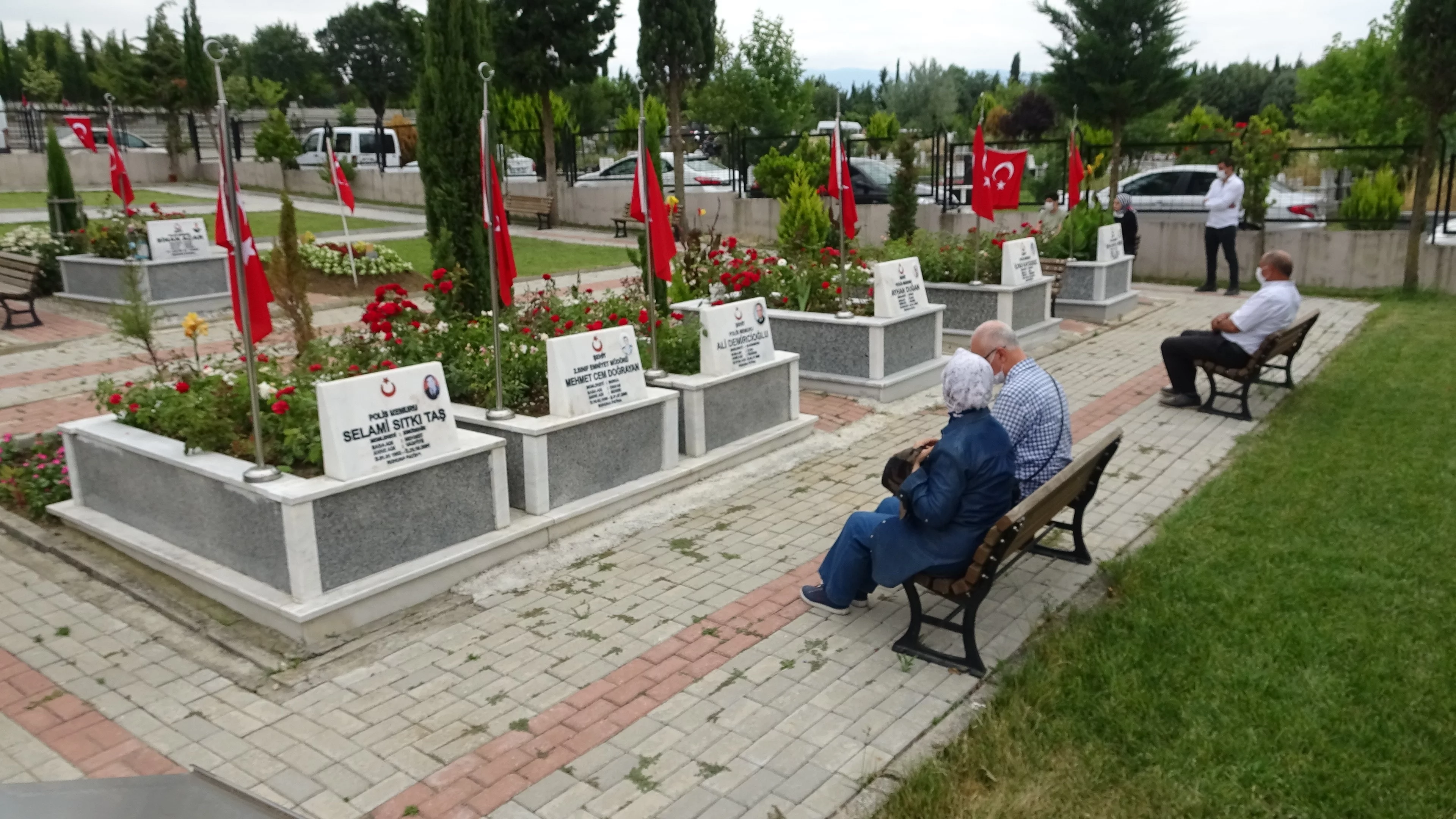 Bursa'da şehitlikte anma töreni düzenlendi