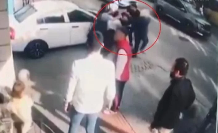 Bursa'da sokak ortasında kadına şiddet...