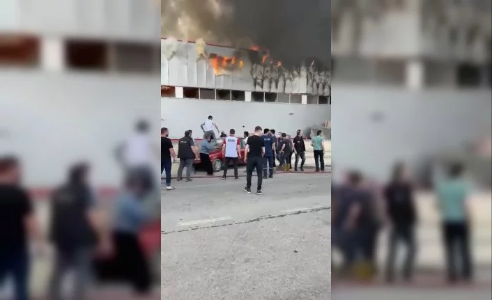 Bursa'daki yangında otomobili böyle uzaklaştırdılar