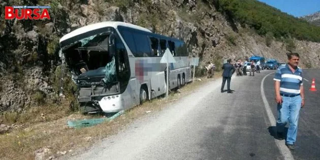 Bursa'dan yola çıkan otobüs kaza geçirdi: 2 ölü