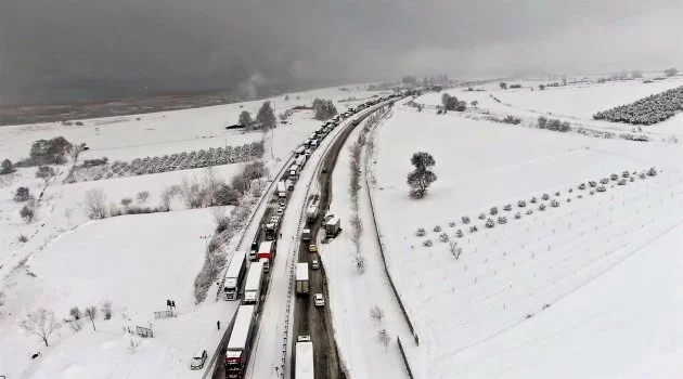 Bursa-İzmir karayolu kapandı