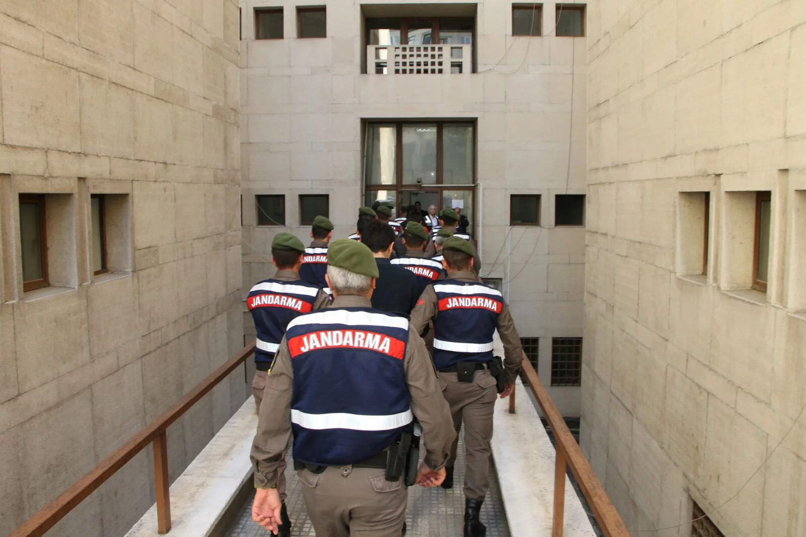 Bursa merkezli FETÖ operasyonu 6 gözaltı