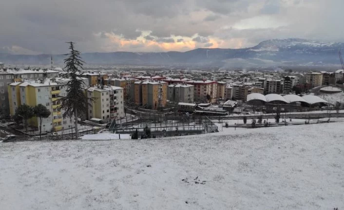Bursa'nın doğu kısmı karla kaplandı