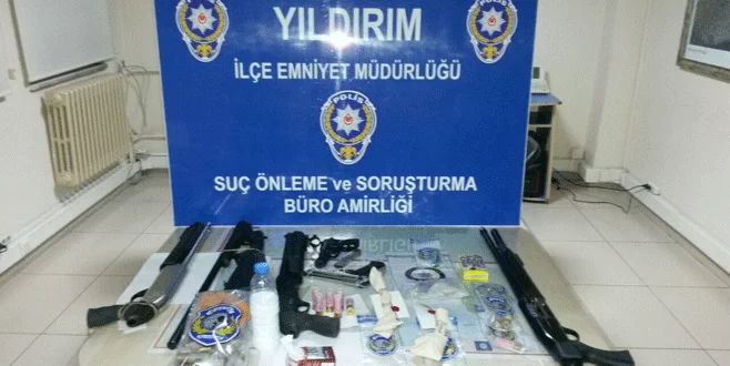 Bursa polisinden huzur operasyonu: 14 gözaltı
