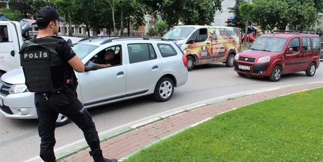 Bursa polisinden 'huzurlu sokaklar' uygulaması