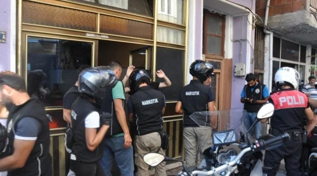 Bursa polisinin uyuşturucu ile mücadelesi sürüyor.