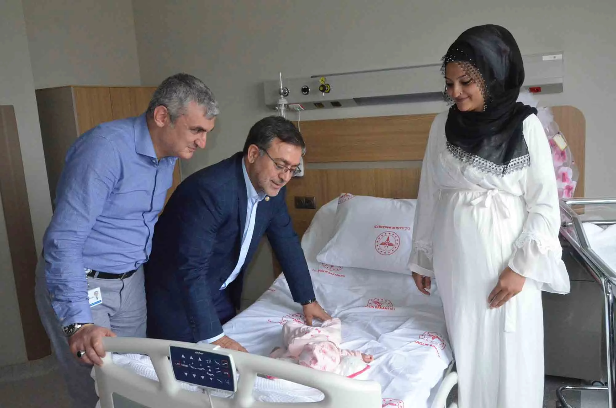 Bursa Şehir Hastanesi'nin ilk bebeğine hediye