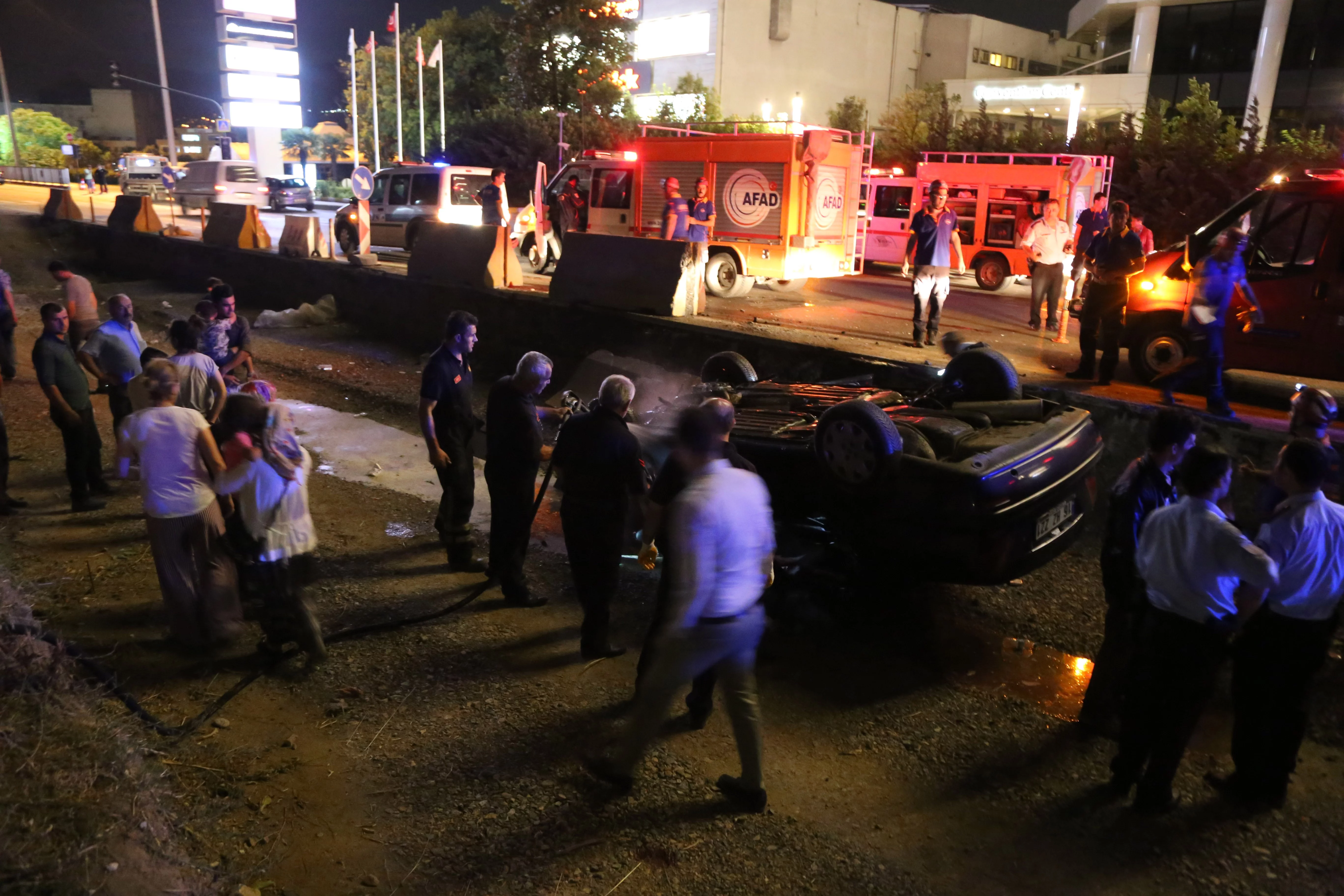 Bursa’da araç tramvay yoluna düştü: 2 ölü, 2 yaralı