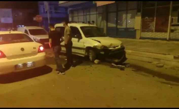 Bursa’da ehliyetsiz sürücü ortalığı birbirine kattı