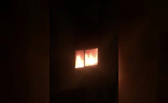 Bursa’da genç adam kendi evini yaktı