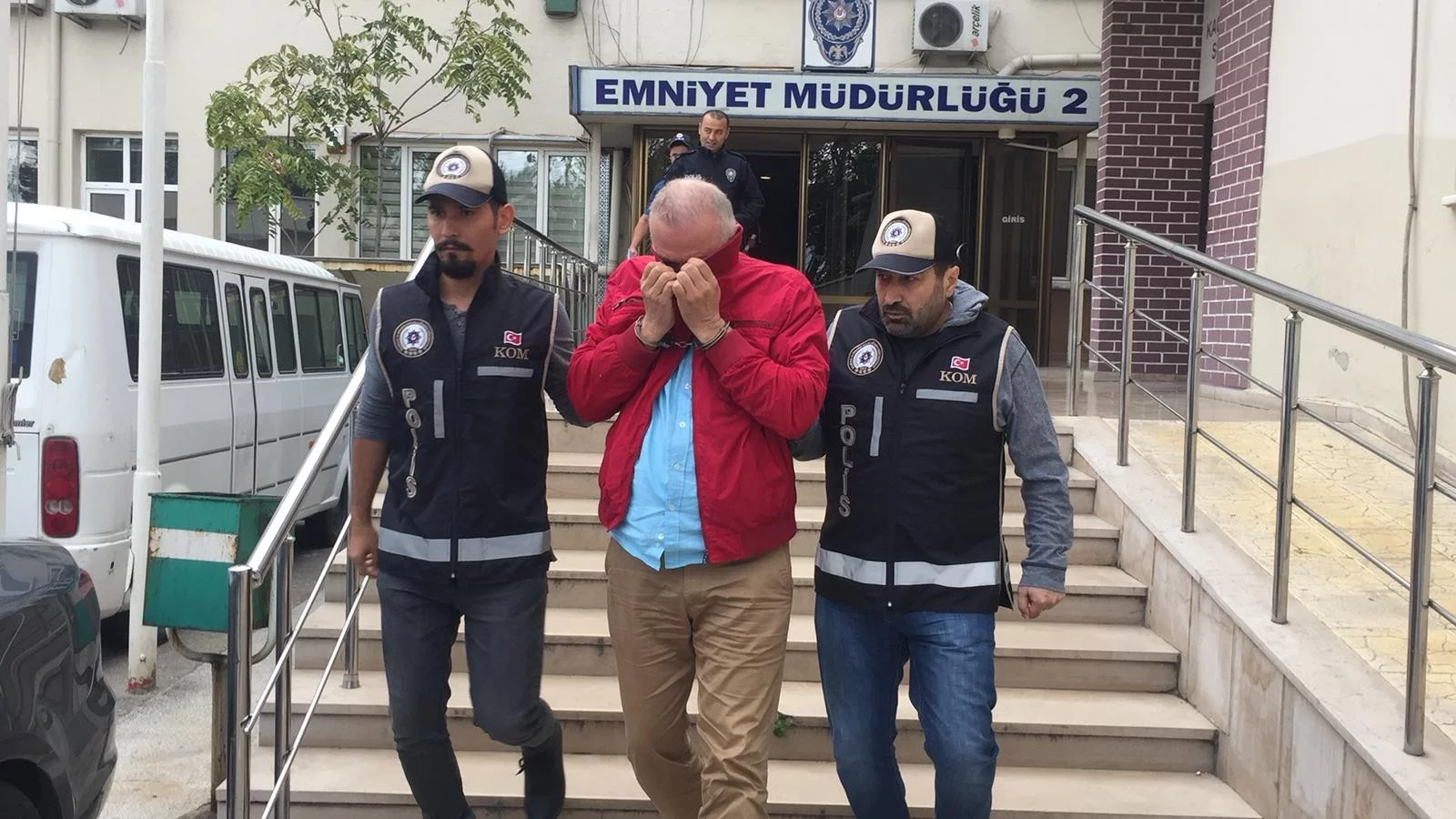 Bursa’da sahte doktor yakayı ele verdi
