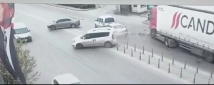 Bursa’daki zincirleme kaza kamerada