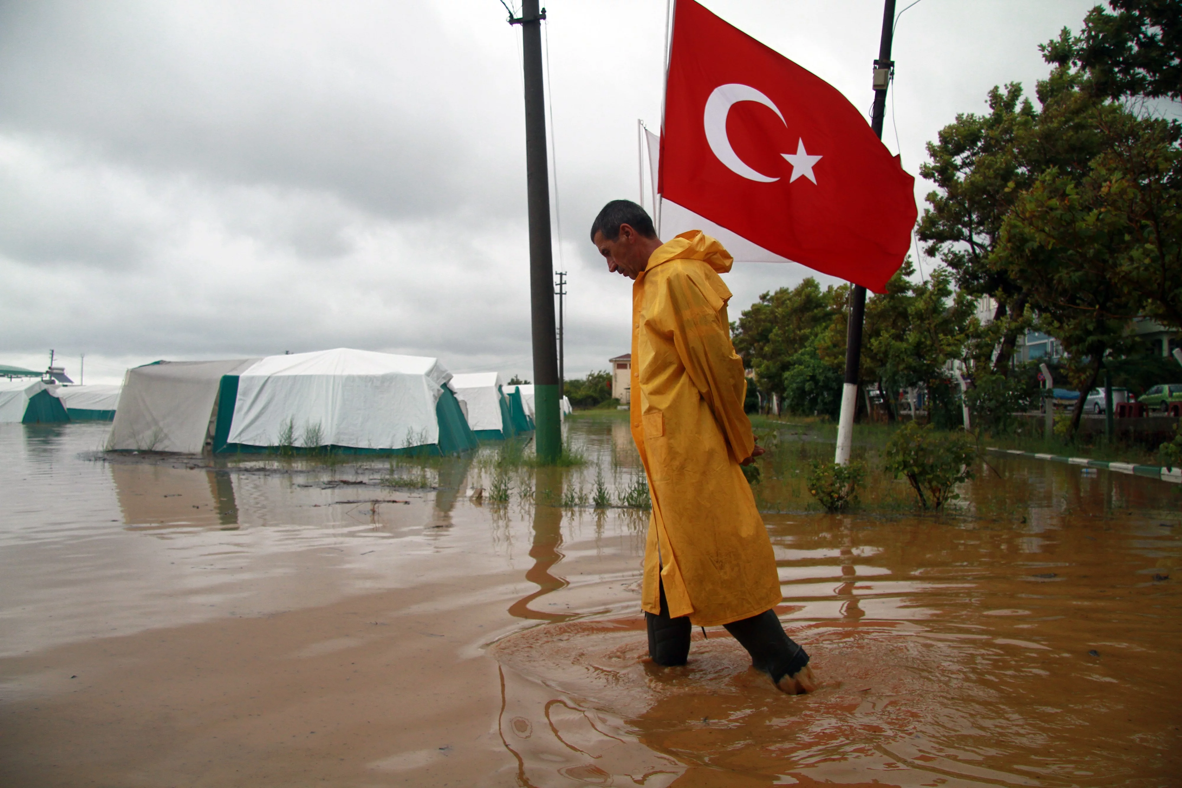 Bursa’nın Karacabey ilçesi sular altında