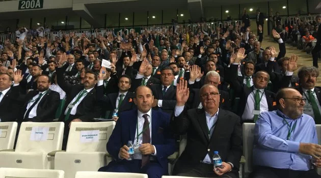 Bursaspor Genel Kurulu 661 üye ile açıldı.