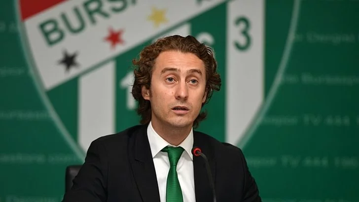 Bursaspor Kulübü'nde Sezer Sezgin, listeden adaylığını geri çekti