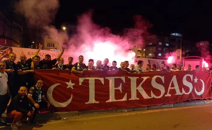 Bursaspor taraftarı, A Milli Takımı desteklemek için Azerbaycan’a gitti