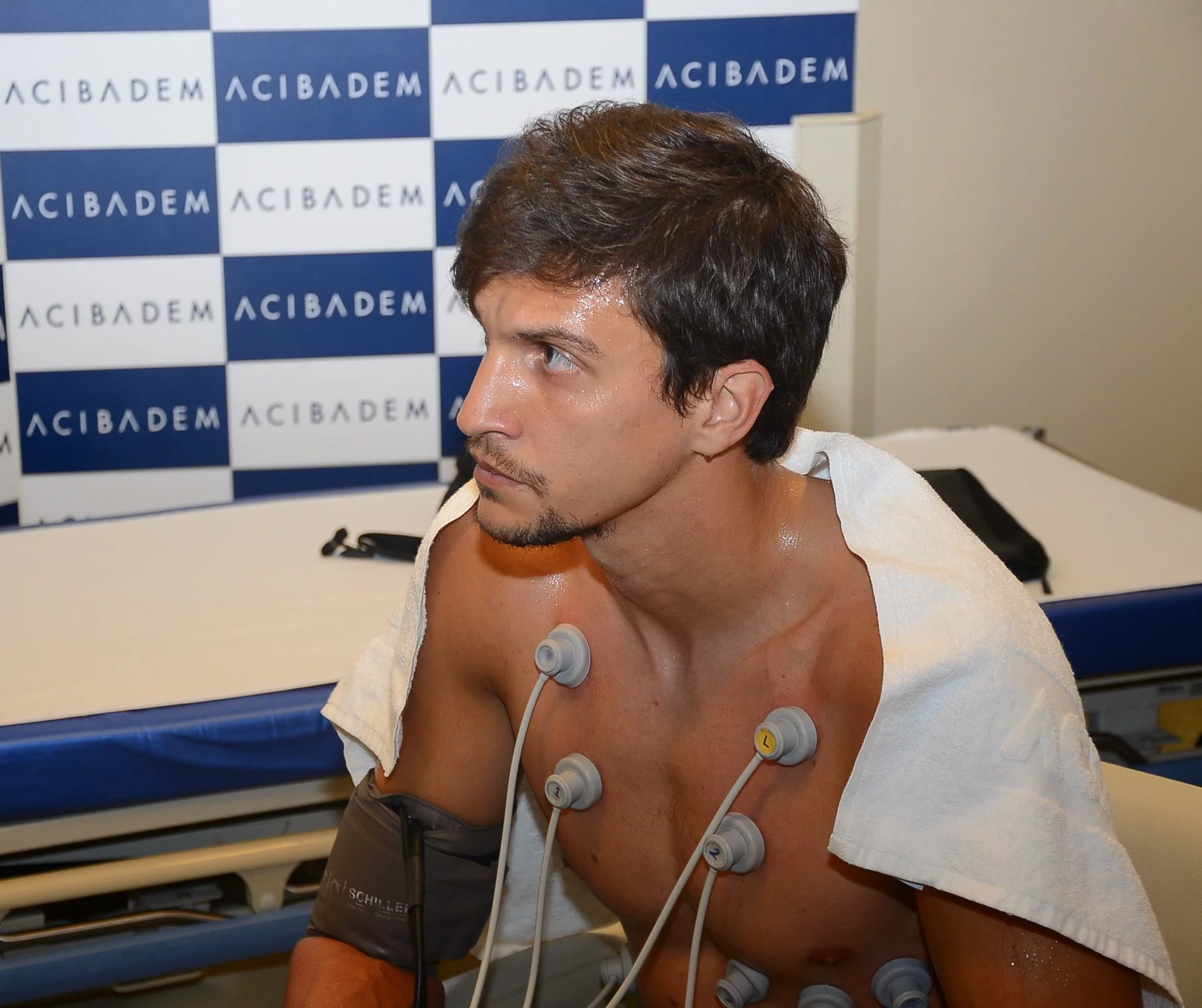 Bursaspor'un yeni transferi Santiago Vergini sağlık kontrolünden geçti