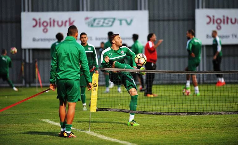 Bursasporlu 3 futbolcu gribal enfeksiyon geçirdi