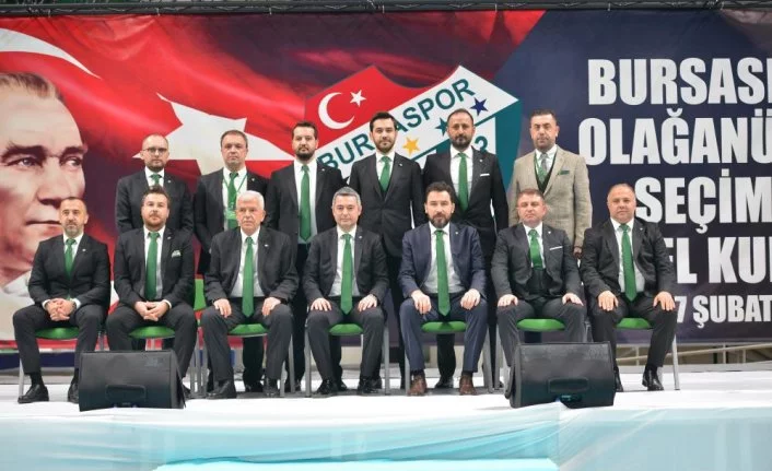 Bursasporlu üç yönetici görevinden ayrıldı