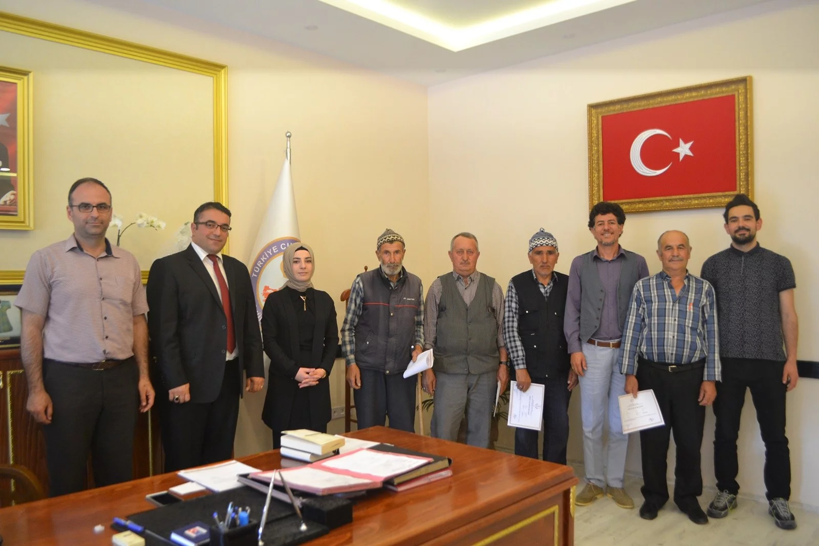 Büyükorhan'da okuma yazma belge dağıtım töreni yapıldı