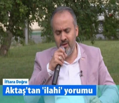 Büyükşehir Belediye Başkanı Aktaş'tan iftar programında müthiş canlı performans