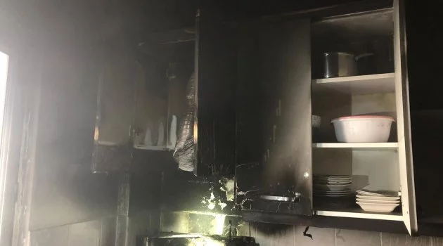 Cami lojmanının mutfağı yandı, imam dumandan etkilendi