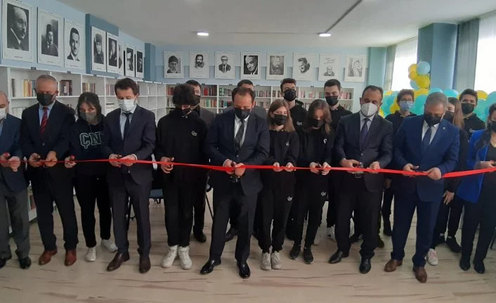 Çınar Anadolu Lisesinin kütüphanesi açıldı