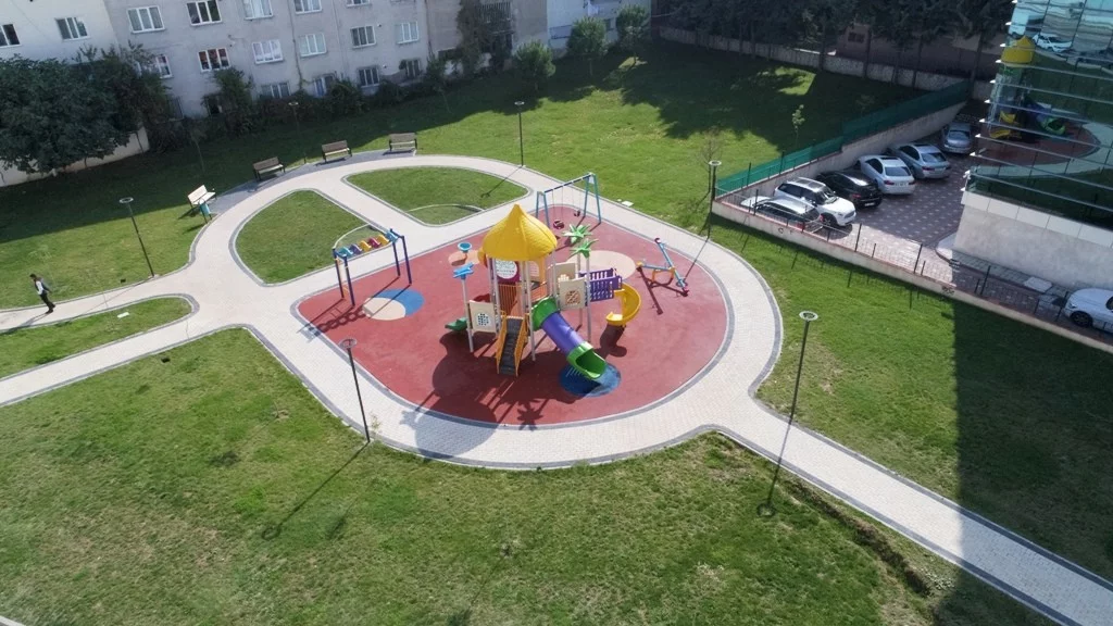 Çitlenbik Parkı çocukların eğlence merkezi oldu